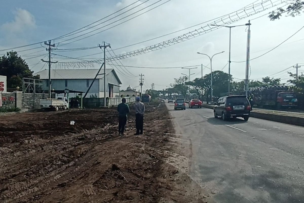 Jalan Lingkar Kaliwungu Kendal Jadi Kubangan Lumpur.