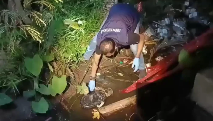 Geger! Jasad Bayi Ditemukan di Selokan Desa Trisono Ponorogo, Polisi Lakukan Penyelidikan