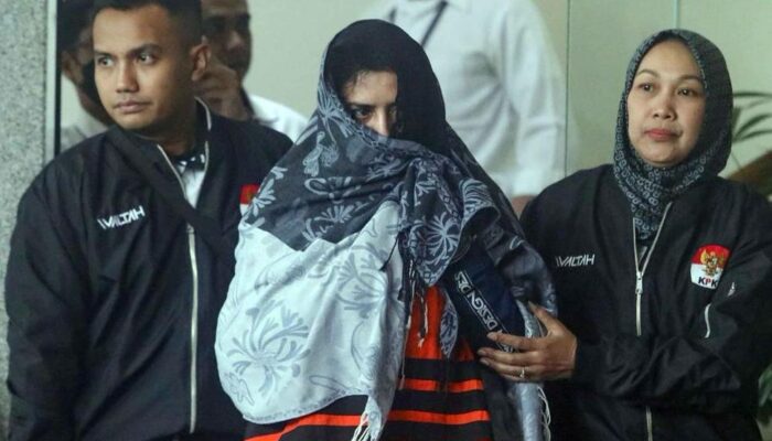 KPK Buru Jam Rolex Fadia Arafiq, 9 Kotak Jam Mewah Disita dari Rumah Bupati Pekalongan Nonaktif