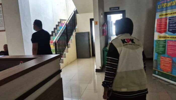 KPK Geledah Dinas Kesehatan Ponorogo, Dugaan Korupsi Sugiri Sancoko Kian Melebar