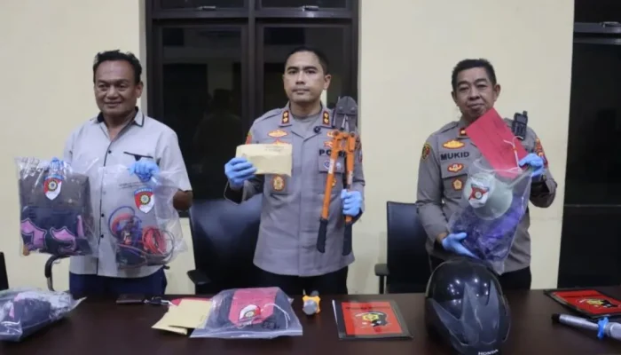 Ayah-Anak di Pacitan Ditangkap usai Siram Pedagang Tempe dengan Cairan Kimia, Motif Dipicu Cemburu dan Utang