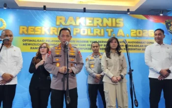 Kapolri Listyo Sigit Prabowo (kedua kiri) bersama Menteri Komunikasi dan Digital Meutya Hafid (kedua kanan) usai menghadiri Rakernis Reskrim Polri 2026 di Gedung Bareskrim Mabes Polri, Jakarta Selatan, Kamis, 7 Mei 2026 (Foto: RRI/Namira Kaguma)