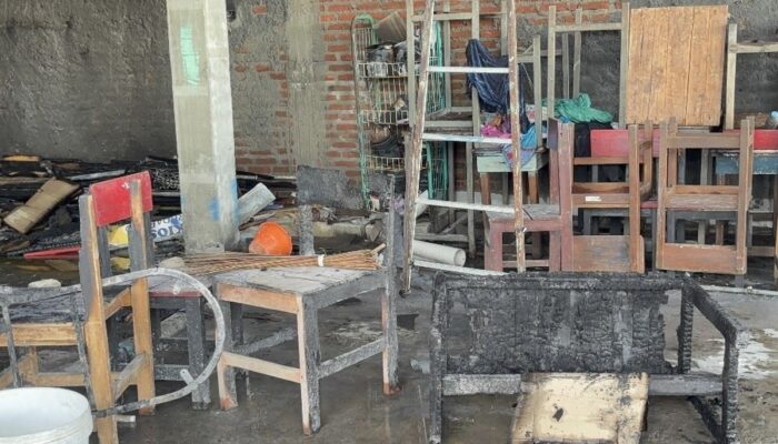 Kebakaran SD Muhammadiyah 10 Surabaya! Gudang Lantai 4 Dilalap Api, Siswa Dievakuasi Cepat – Tanpa Korban Jiwa