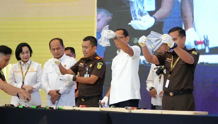 Kejaksaan Musnahkan 14 Jam Tangan Palsu Rampasan Kasus Korupsi ASABRI