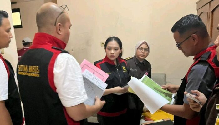 Kejari Nganjuk Tahan Pasutri Tersangka Korupsi Bank, Penyidik Sita Dokumen dan Aset