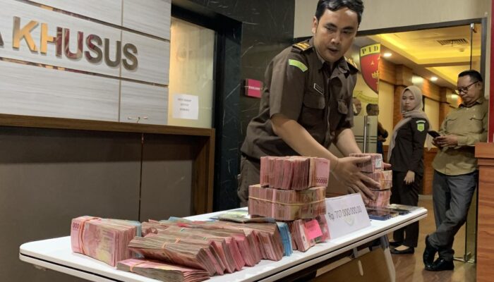 Kejati Jatim Dalami Peran Roy dalam Kasus Pungli ESDM