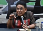 PDIP Sentil Safari Politik Jokowi: ‘Turun ke Masyarakat Sambil Bawa Ijazah’