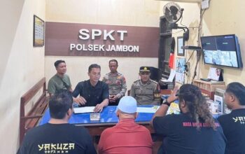 Kiai tersangka pencabulan belasan santri laki-laki saat dikeler dan ditahan ke Mapolres Ponorogo