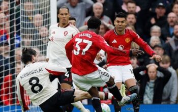 Drama 5 Gol! Manchester United Tumbangkan Liverpool 3-2, Gol Roket Mainoo Jadi Penentu di Old Trafford