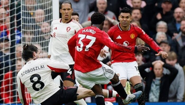Drama 5 Gol! Manchester United Tumbangkan Liverpool 3-2, Gol Roket Mainoo Jadi Penentu di Old Trafford