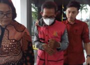 Eks Direktur BPR Kota Blitar ditahan Kejari Kota Blitar (Foto: Fima Purwanti/detikJatim)