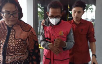 Eks Direktur BPR Kota Blitar ditahan Kejari Kota Blitar (Foto: Fima Purwanti/detikJatim)
