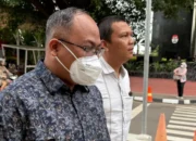 Mantan stafus Menhub era Budi Karya Sumadi, Robby Kurniawan memenuhi panggilan Komisi Pemberantasan Korupsi sebagai saksi kasus kereta api\ (Foto: RRI/Chairul Umam)