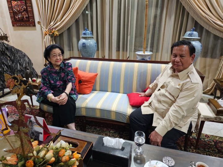 Presiden Prabowo Subianto dan Ketua Umum PDIP Megawati Soekarnoputri dikabarkan dikabarkan bertemu Senin malam, 7 April 2025