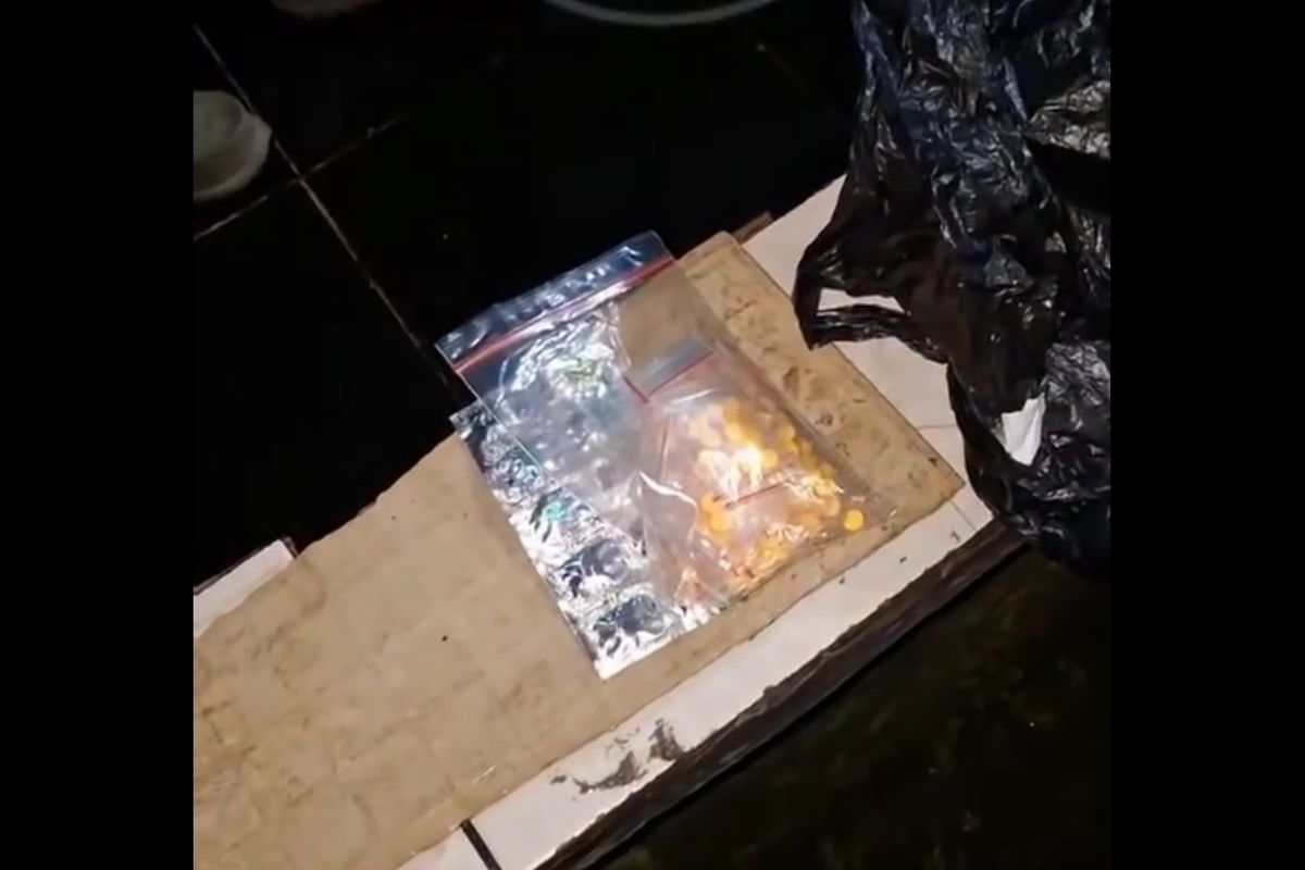 Obat daftar G yang ditemukan anak-anak di dalam tas yang tergeltak di pinggir jalan, Kamis (28/5/2026).(intagram info_pinang_ranti)