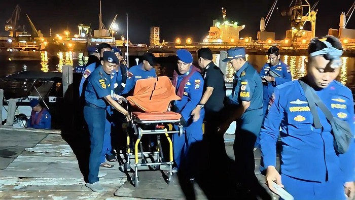 Perahu tenggelam di Gresik Foto Dok. Istimewa