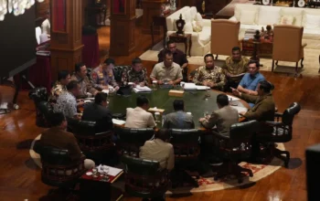 Presiden Prabowo Subianto menggelar rapat terbatas di kediaman pribadinya, Hambalang, Jawa Barat, Sabtu (2/5/2026). Foto: Instagram/ @presidenrepublikindonesia