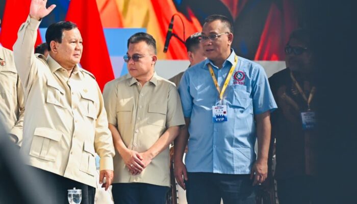 Prabowo Tekan Potongan Ojol di Bawah 10% & Harga BBM Tak Naik: Kebijakan Ganda yang Bikin Publik Sorot