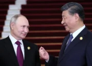 Putin (kiri) dan Xi Jinping (kanan) Kompak Kecam Proyek ‘Golden Dome’