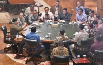 Presiden RI Prabowo Subianto menggelar ratas di Hambalang, Bogor, Jawa Barat, Sabtu (2/5/2026). (Dok. IG Sekretariat Kabinet)