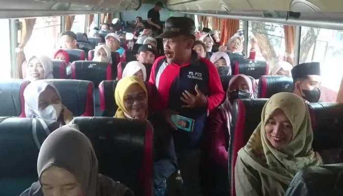 Ratusan Guru Tulungagung Berangkat ke DPR RI, Tuntut Kesetaraan Guru Swasta dan Honorer