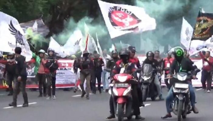 Ribuan Driver Ojol di 16 Kota Jatim Bergerak! GERANAT’S Desak UU Transportasi Online Segera Disahkan
