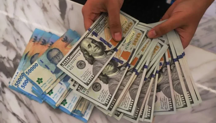 Rupiah Tembus Rp17.500 per Dolar AS, Apindo Warning Industri RI Tertekan dan Ancam PHK