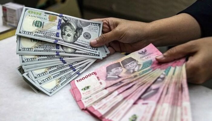 Rupiah Tembus Rp17.800 per Dolar AS, Sentimen Global dan Harga Minyak Jadi Pemicu