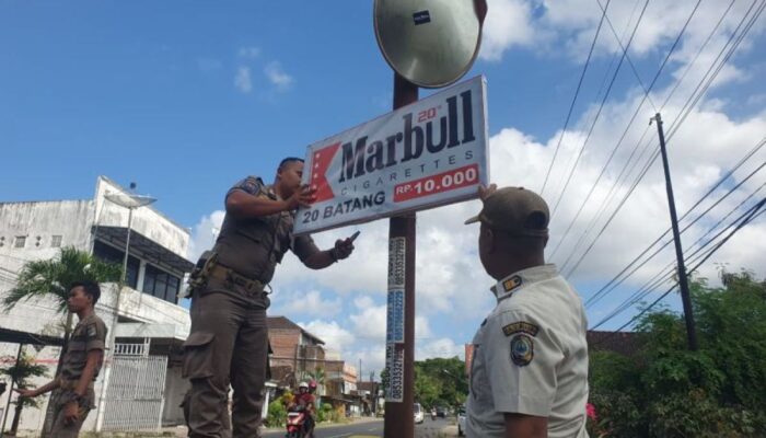 Satpol PP Tulungagung Sikat Reklame Rokok Ilegal, Peredaran Kini Marak Lewat COD dan Media Sosial