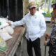 Menko Polkam Djamari Chaniago mendengarkan penjelasan Panglima Koarmada RI, Laksamana Madya TNI Denih Hendrata setelah berhasil mengagalkan banyak kasus penyelundupan. (Foto: Humas Kemenko Polkam)