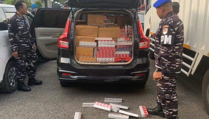TNI AL Gagalkan Penyelundupan 311 Bal Rokok Ilegal di Jalur Suramadu, 15 Kendaraan Diamankan