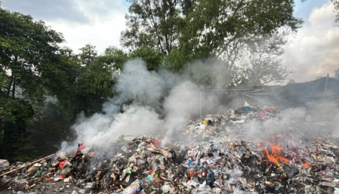Viral Asap Pembakaran Sampah di Baleendah Bandung, Warga Keluhkan Ganggu Kesehatan dan Lingkungan