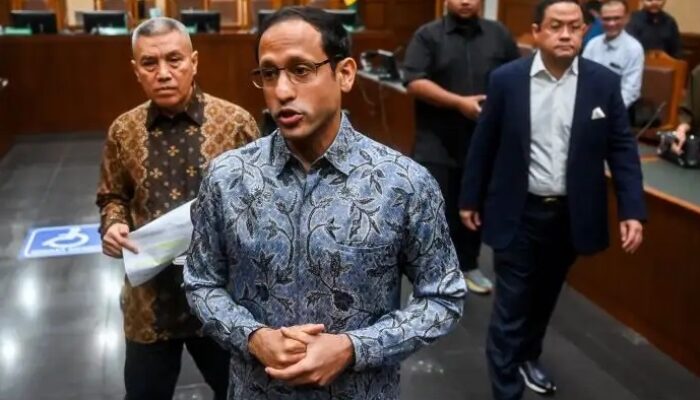 Tetap Hadir Meski Sakit! Nadiem Makarim Paksa Ikut Sidang Korupsi Chromebook, Minta Tahanan Dialihkan