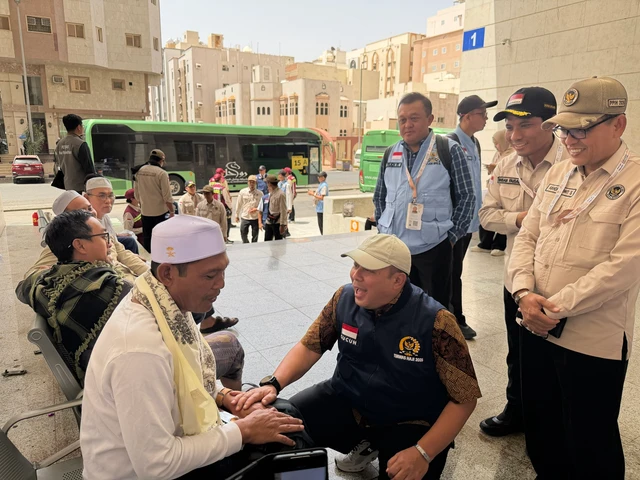 Timwas DPR meninjau langsung Hotel Buruz Hidayah di Makkah, Rabu (20/5) Foto: Dok. Timwas Haji DPR 2026