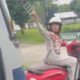 Viral! Emak-Emak Hadang Bus Sugeng Rahayu Terobos Lampu Merah di Magetan, Aksi Berani Guru Tuai Pujian