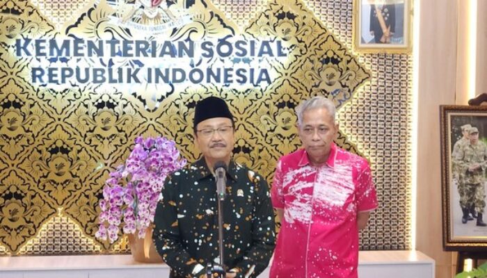 Viral Sepatu Rp700 Ribu Sekolah Rakyat, Gus Ipul: Itu Hadiah dari Khofifah