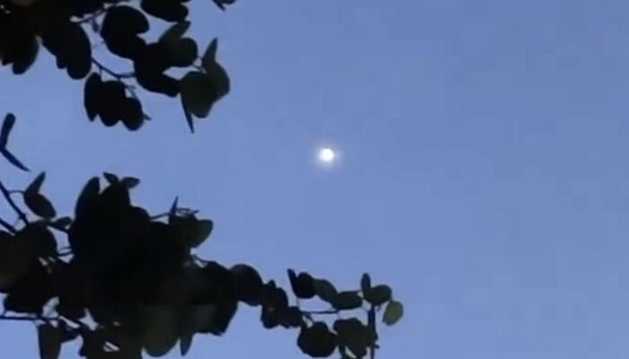 Heboh Dugaan UFO di Surabaya! Ini Deretan Penampakan Misterius di Langit Jawa Timur yang Viral