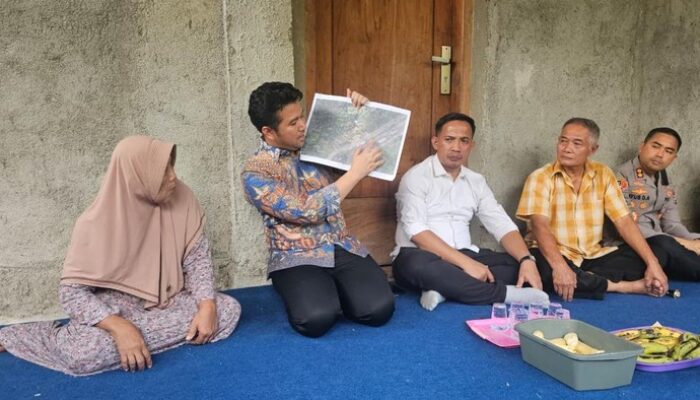 Emil Dardak Turun Tangan Mediasi Aksi Blokade Jalan Ponorogo–Pacitan, Sengketa Lahan Jadi Sorotan