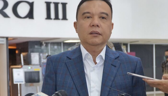 DPR Pastikan Ojol Dilibatkan! Potongan Aplikator Dipangkas Jadi 8%, Status Kerja Masih Dikaji