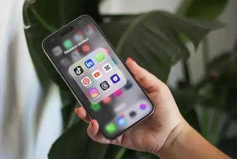 illustrasi aplikasi mobile