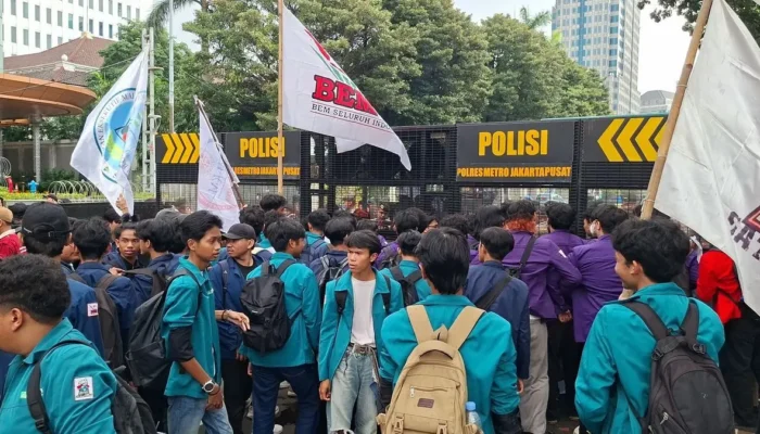 Mahasiswa Ultimatum Pemerintah di Hardiknas: Ancam Aksi Lebih Besar, Tuntut Pendidikan Gratis hingga Kesejahteraan Guru