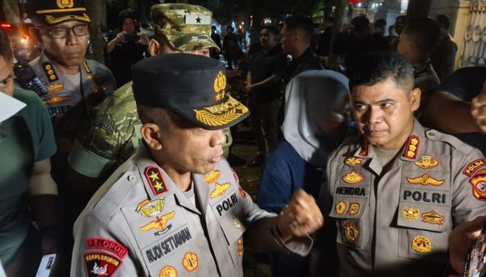 Ratusan Massa Berbaju Hitam Rusak Fasilitas Publik di Bandung, Polisi Tegaskan Aksi Kriminal Terorganisir