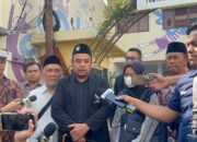 Ketua Riset dan Advokasi Publik LBH AP PP Muhammadiyah, Gufroni, memberikan keterangan kepada wartawan mendampingi F (33) putri penulis Ahmad Bahar melapor ke Komnas HAM dan Komnas Perempuan di Jakarta Pusat, Kamis (21/5/2026).(KOMPAS.com/ RUBY RACHMADINA)