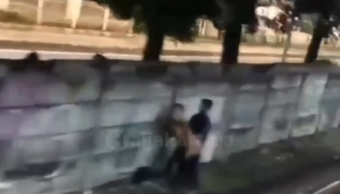 Viral Aksi Asusila di Dekat Rel Stasiun Jatinegara Terekam Penumpang KRL, Polisi dan KAI Langsung Bergerak