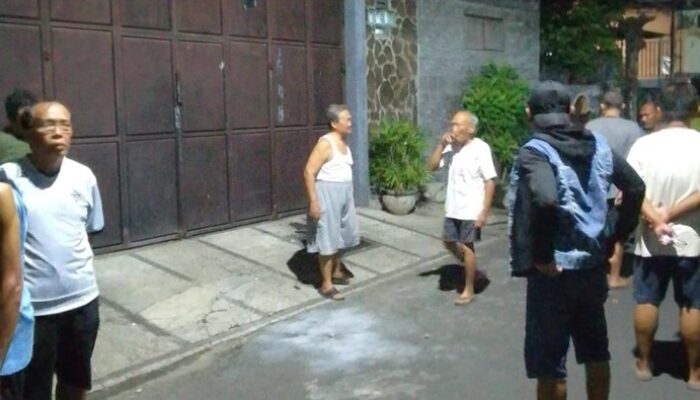 Rumah Bos Debt Collector di Probolinggo Dilempar Bondet Tengah Malam, Pelaku Terekam CCTV