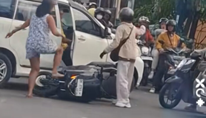 Viral Emak-Emak Ngamuk dan Tendang Motor di Denpasar, Polisi Turun Tangan Selidiki Keributan