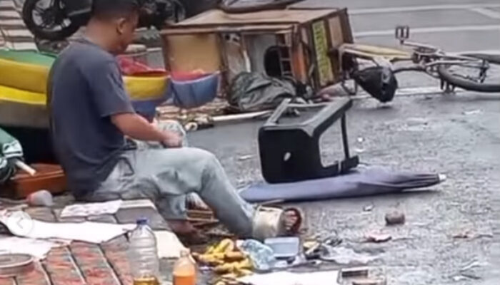 VIRAL! Pria Ngamuk Jungkirbalikkan Gerobak PKL di Kalibata, Polisi Ungkap Fakta Mengejutkan