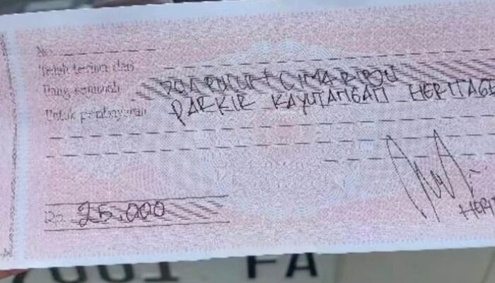 VIRAL! Wisatawan ‘Dipalak’ Parkir Rp25 Ribu di Kayutangan Malang, Dishub & Polisi Turun Tangan