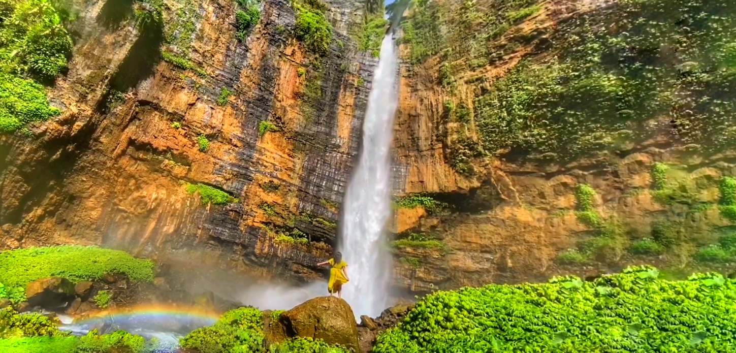 * Air Terjun Kapas Biru – Lumajang