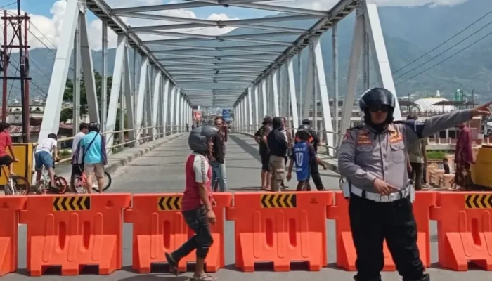 Gempa M 6,7 Guncang Sulawesi Tengah, Jembatan III Palu Retak dan Bangunan Roboh, 42 Gempa Susulan Terjadi